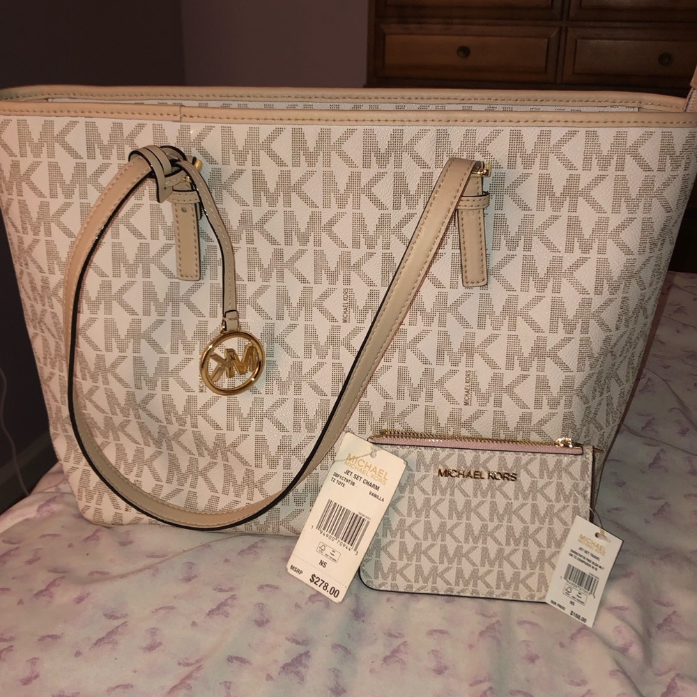 Micheal Kors Jet set with new coin purse NWT